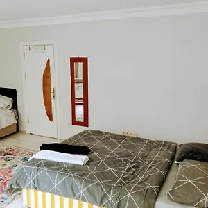 ahmet-teachers-villa-6-minutes-from-the-airport.istanbul-turkeyhotels.com/